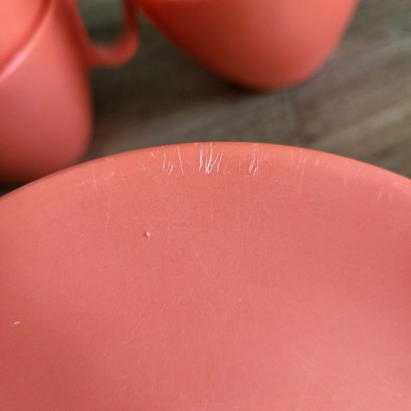 Set of 5 melamine dinnerware coral red cups and saucers. - Picture 11 of 11